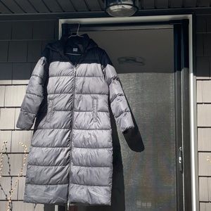 32 Heat, Black puffer coat, long. Size L